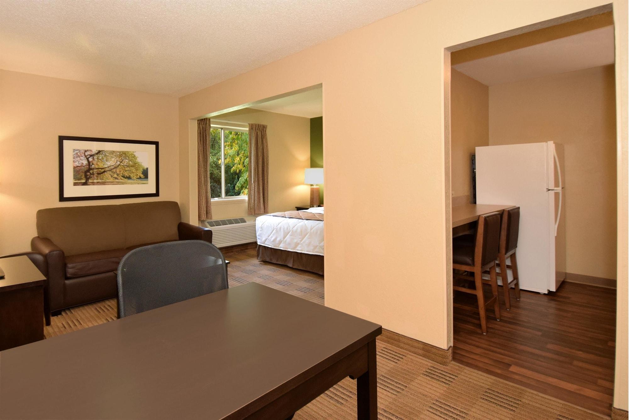 Hotel Suburban Columbus - 2*