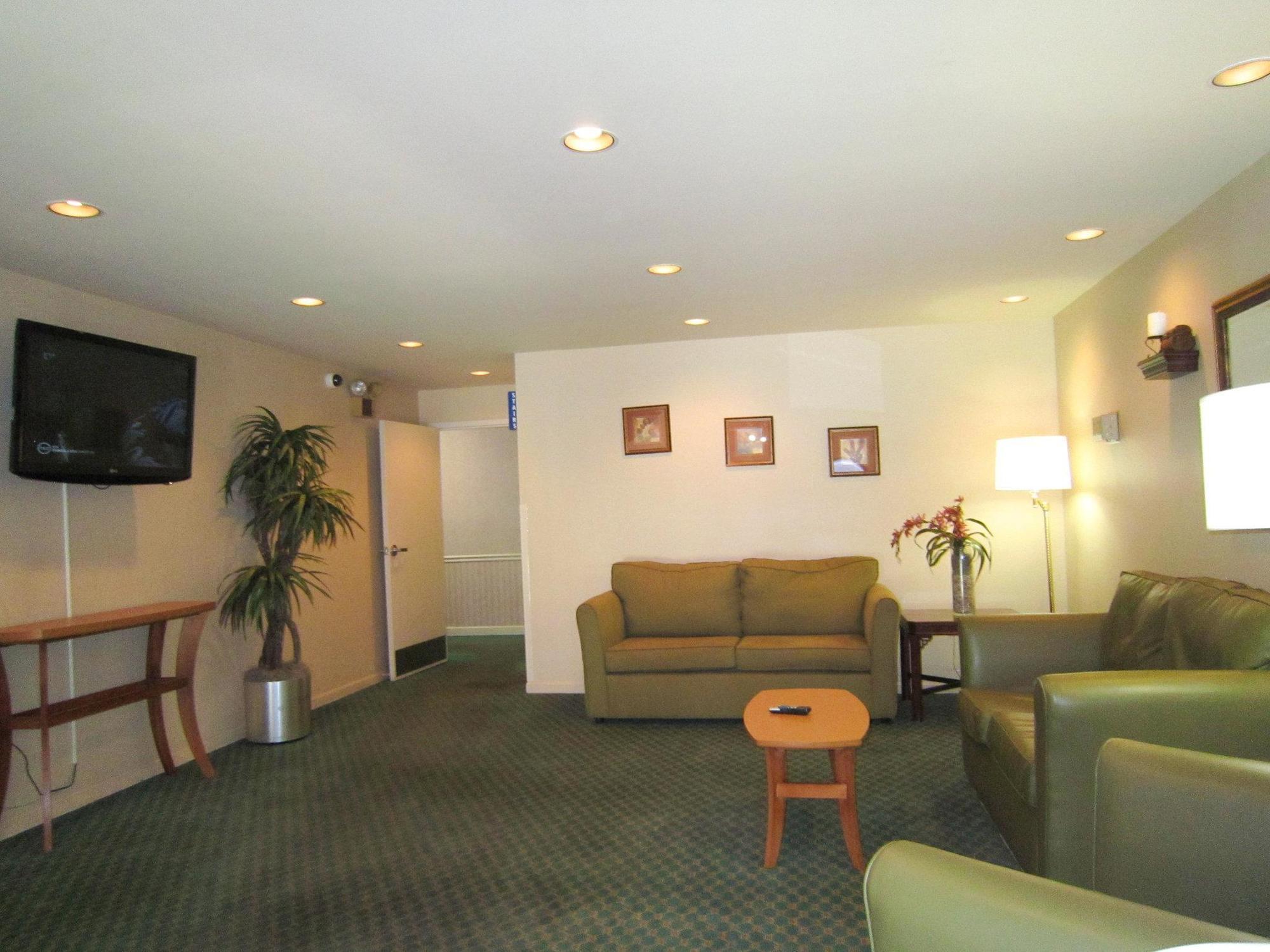Hotel Suburban Columbus - Dublin